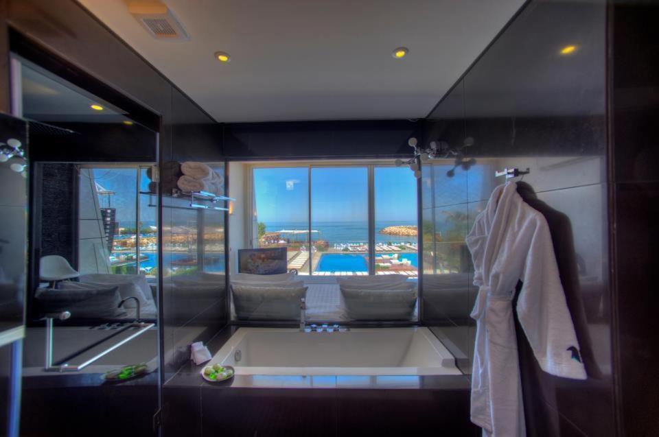 Veer Luxury Boutique Hotel & Beach Club Jounieh Szoba fotó