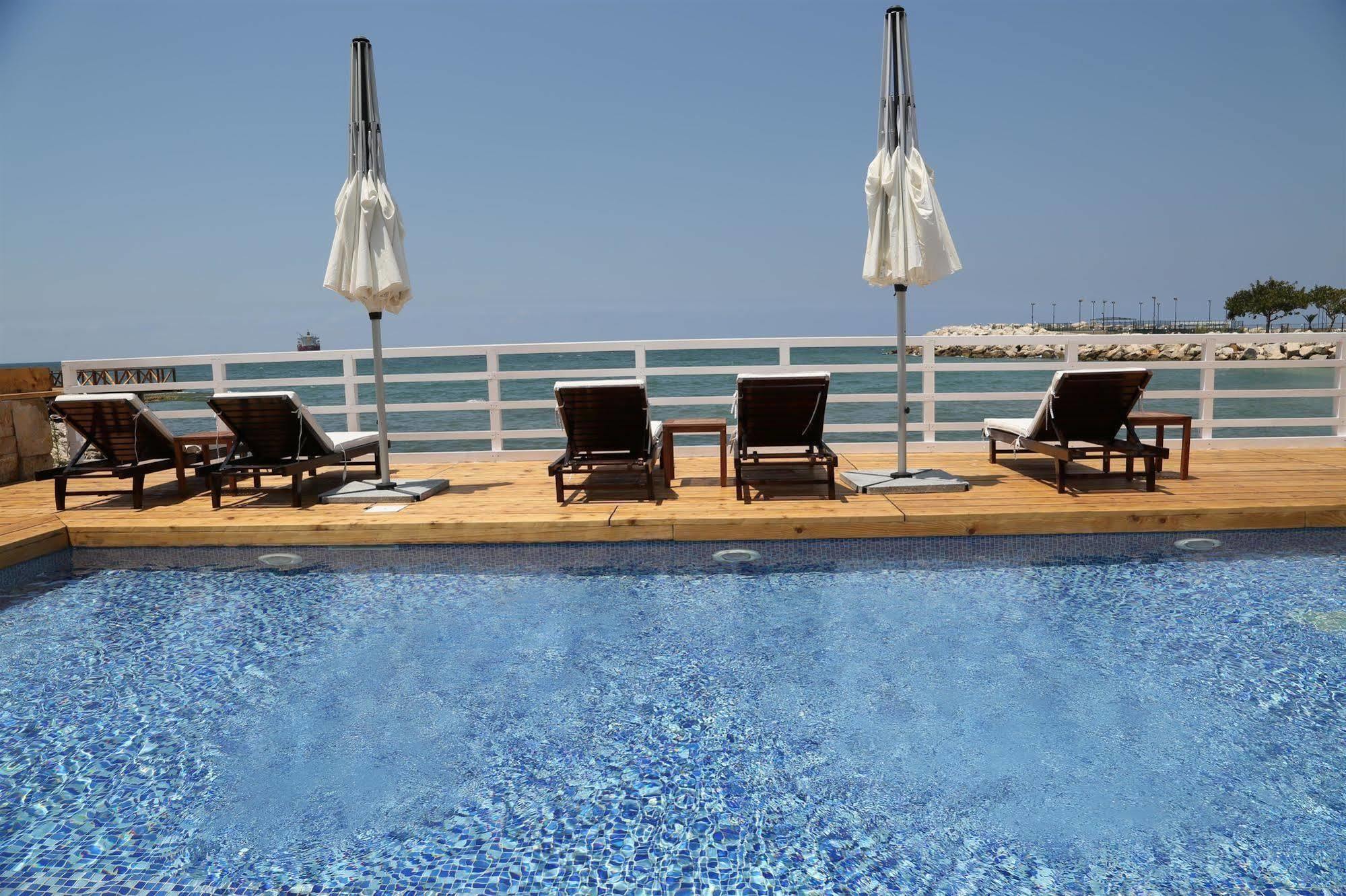 Veer Luxury Boutique Hotel & Beach Club Jounieh Kültér fotó