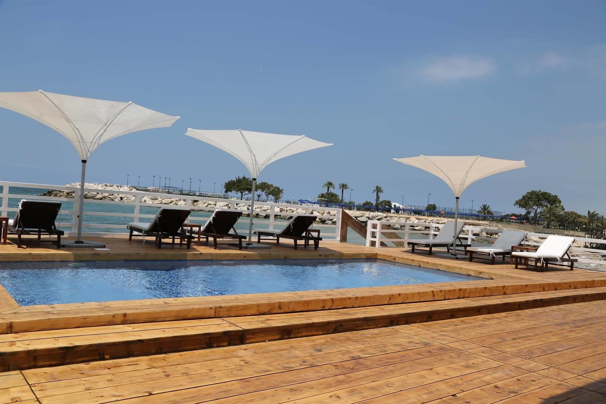 Veer Luxury Boutique Hotel & Beach Club Jounieh Kültér fotó
